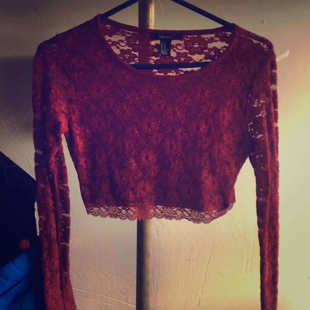 Long sleeve lace crop top